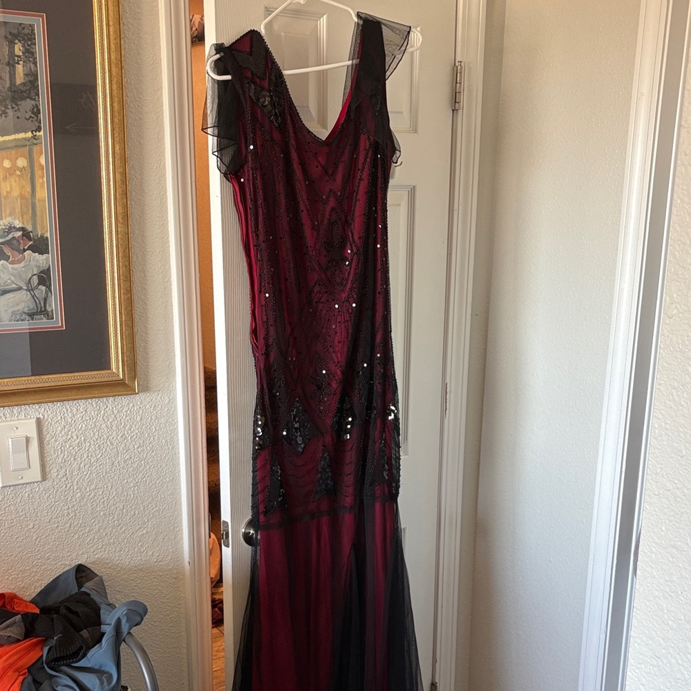 Elegant Black and Red Evening Gown